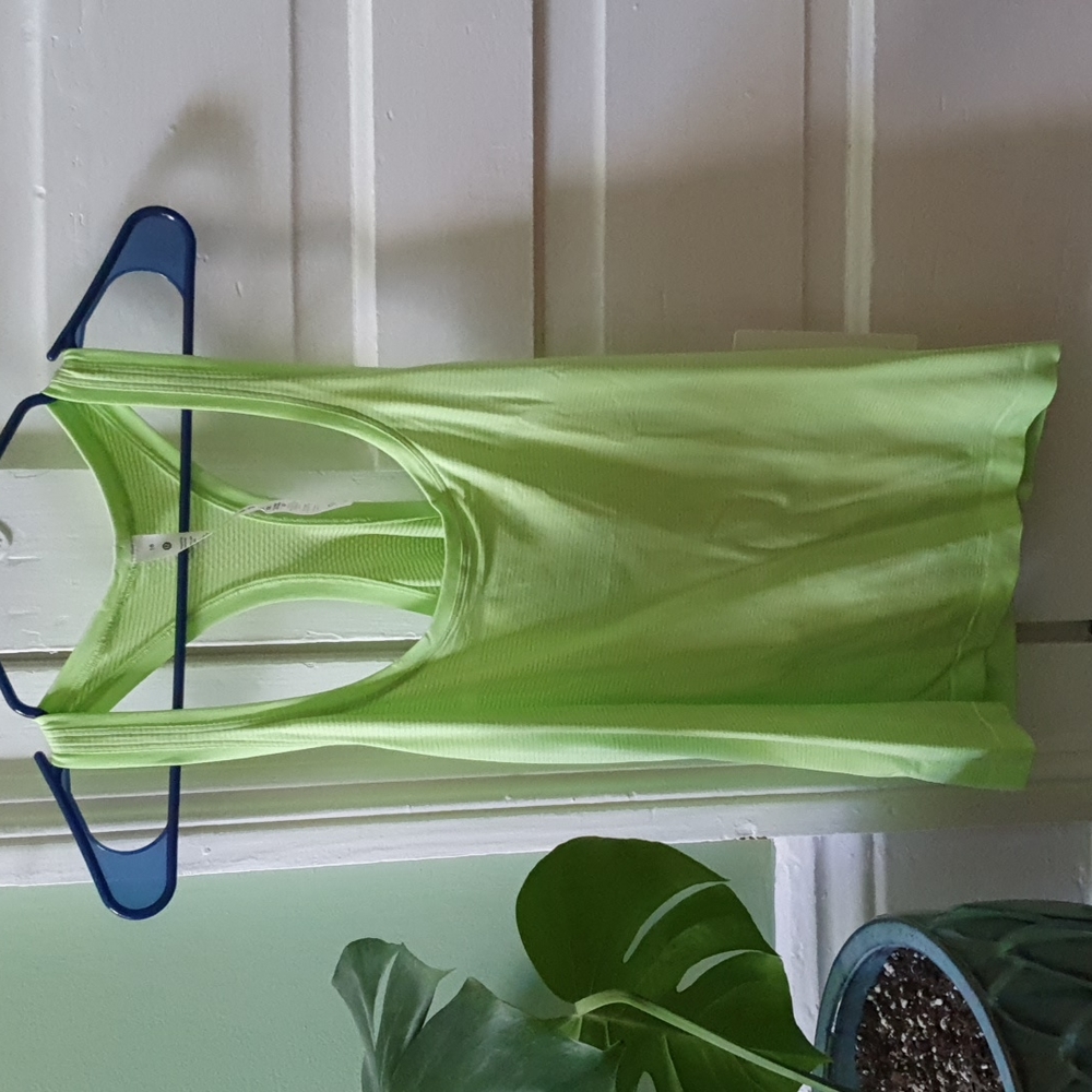Lululemon Swiftly Tech Racerback Tank Top 2.0 Race Length Neon Green 16 NWT